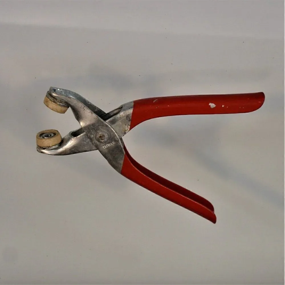 Vintage Globemaster Snap Fastener No 59510 Metal Rivet Punch Grommet Pliers